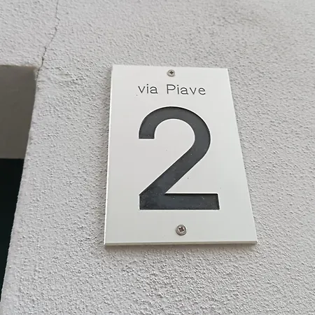 Low-mountain House With Terrace And Garden, Near Maggiore Maccagno