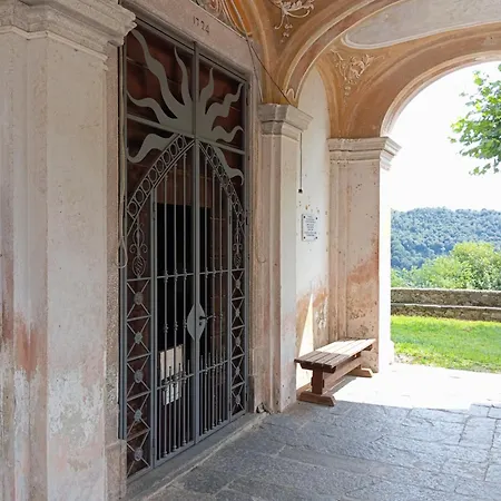 Low-mountain House With Terrace And Garden, Near Maggiore * Maccagno
