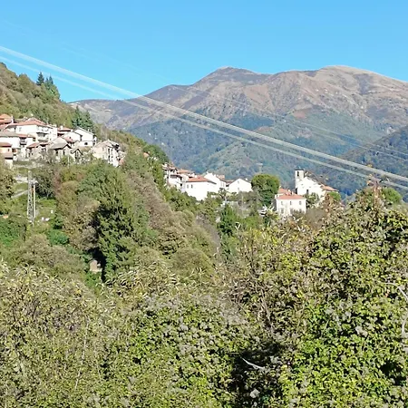 Low-mountain House With Terrace And Garden, Near Maggiore *