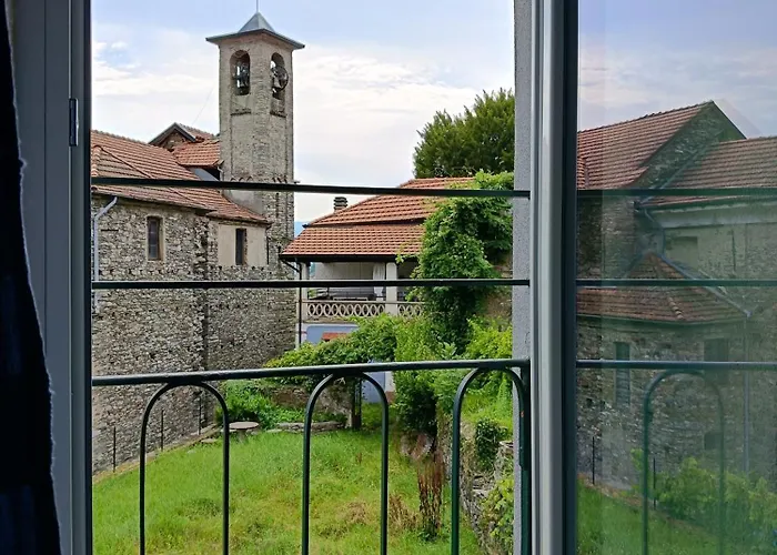 Low-mountain House With Terrace And Garden, Near Maggiore 펜션 Maccagno