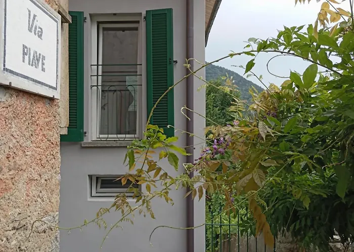 Σπίτι διακοπών Low-mountain House With Terrace And Garden, Near Maggiore *