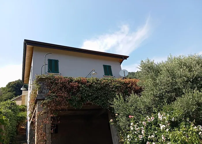 Σπίτι διακοπών Low-mountain House With Terrace And Garden, Near Maggiore